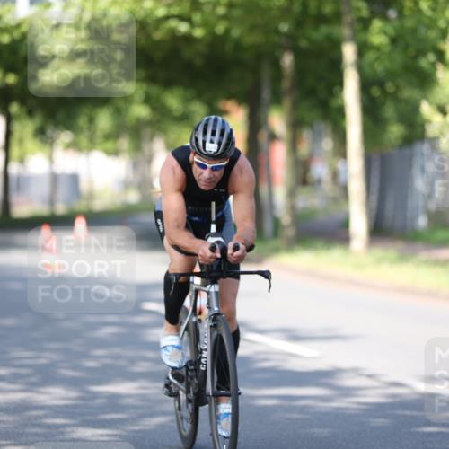 10.08.2025 - GEWOBA Citytriathlon Bremen Yannick Fuchs http://msf.ph/oto/8540733 10.08.2025 10:29:17 Radfahren 386, 412, 509, 510 meine-sportfotos.de