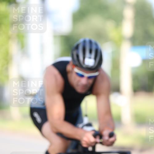 10.08.2025 - GEWOBA Citytriathlon Bremen Yannick Fuchs http://msf.ph/oto/8540736 10.08.2025 10:29:17 Radfahren 386, 412, 509, 510 meine-sportfotos.de