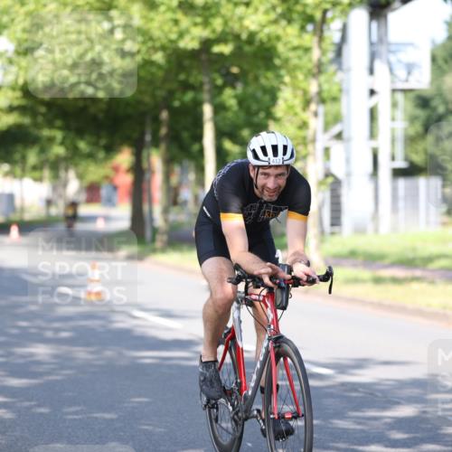 10.08.2025 - GEWOBA Citytriathlon Bremen Yannick Fuchs http://msf.ph/oto/8540741 10.08.2025 10:29:27 Radfahren 386, 509, 510 meine-sportfotos.de