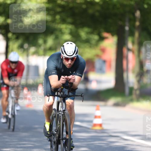 10.08.2025 - GEWOBA Citytriathlon Bremen Yannick Fuchs http://msf.ph/oto/8540752 10.08.2025 10:29:42 Radfahren  meine-sportfotos.de