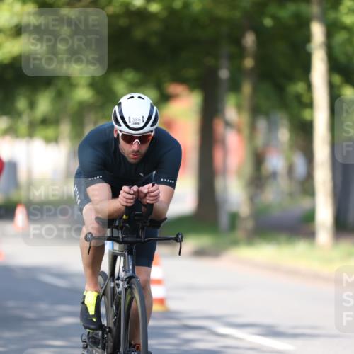 10.08.2025 - GEWOBA Citytriathlon Bremen Yannick Fuchs http://msf.ph/oto/8540753 10.08.2025 10:29:42 Radfahren  meine-sportfotos.de