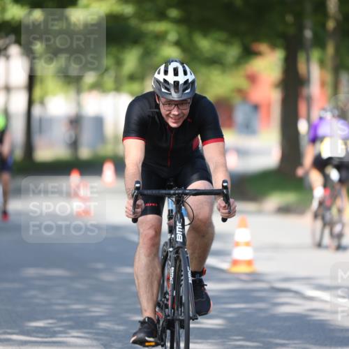 10.08.2025 - GEWOBA Citytriathlon Bremen Yannick Fuchs http://msf.ph/oto/8540771 10.08.2025 10:30:18 Radfahren 433, 441 meine-sportfotos.de