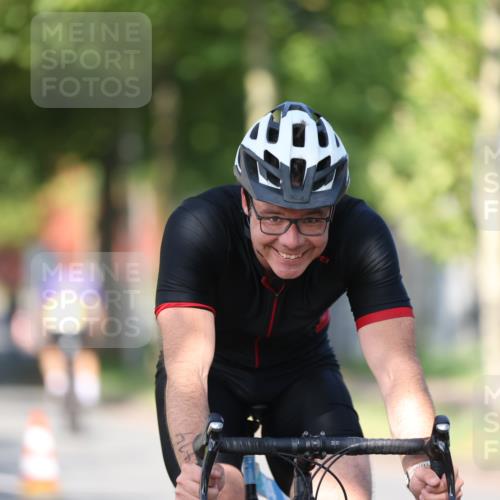10.08.2025 - GEWOBA Citytriathlon Bremen Yannick Fuchs http://msf.ph/oto/8540774 10.08.2025 10:30:19 Radfahren 377, 433, 441 meine-sportfotos.de