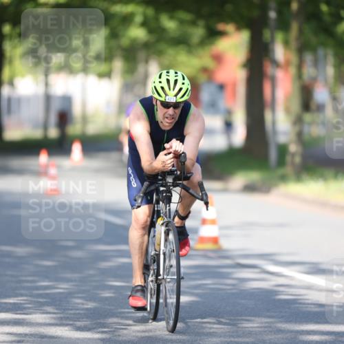 10.08.2025 - GEWOBA Citytriathlon Bremen Yannick Fuchs http://msf.ph/oto/8540777 10.08.2025 10:30:20 Radfahren 377, 433, 441 meine-sportfotos.de