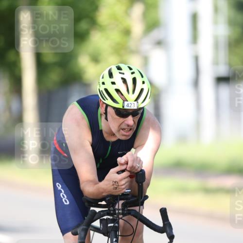 10.08.2025 - GEWOBA Citytriathlon Bremen Yannick Fuchs http://msf.ph/oto/8540780 10.08.2025 10:30:21 Radfahren 377, 433, 441 meine-sportfotos.de