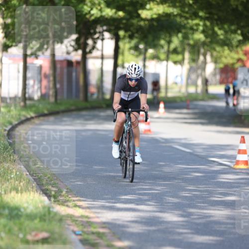 10.08.2025 - GEWOBA Citytriathlon Bremen Yannick Fuchs http://msf.ph/oto/8540805 10.08.2025 10:30:52 Radfahren 353, 376, 476 meine-sportfotos.de