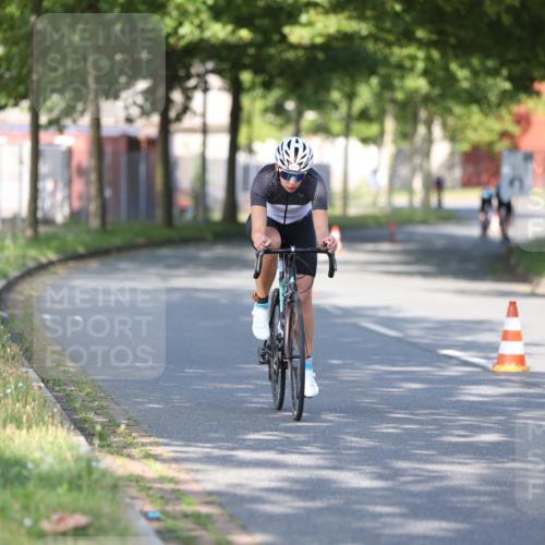 10.08.2025 - GEWOBA Citytriathlon Bremen Yannick Fuchs http://msf.ph/oto/8540806 10.08.2025 10:30:52 Radfahren 353, 376, 476 meine-sportfotos.de