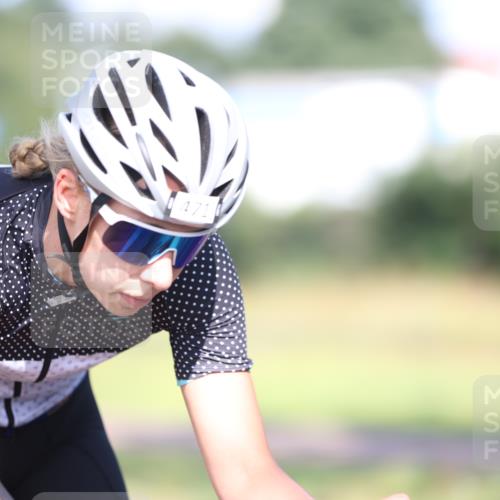 10.08.2025 - GEWOBA Citytriathlon Bremen Yannick Fuchs http://msf.ph/oto/8540810 10.08.2025 10:30:54 Radfahren 353, 376, 476 meine-sportfotos.de