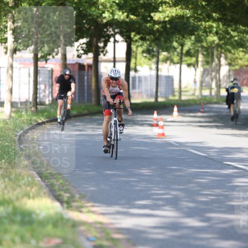 10.08.2025 - GEWOBA Citytriathlon Bremen Yannick Fuchs http://msf.ph/oto/8540825 10.08.2025 10:31:29 Radfahren 363, 387 meine-sportfotos.de