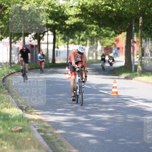 10.08.2025 - GEWOBA Citytriathlon Bremen Yannick Fuchs http://msf.ph/oto/8540826 10.08.2025 10:31:30 Radfahren 363, 387 meine-sportfotos.de