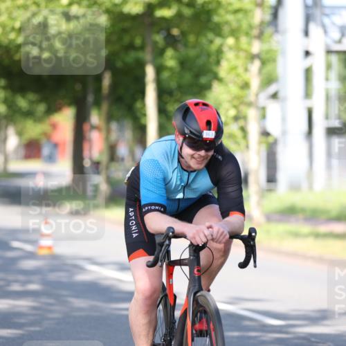 10.08.2025 - GEWOBA Citytriathlon Bremen Yannick Fuchs http://msf.ph/oto/8540840 10.08.2025 10:31:35 Radfahren  meine-sportfotos.de