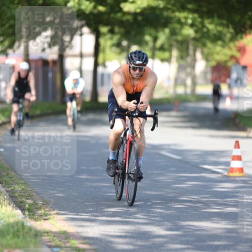 10.08.2025 - GEWOBA Citytriathlon Bremen Yannick Fuchs http://msf.ph/oto/8540844 10.08.2025 10:32:11 Radfahren 205, 405, 508 meine-sportfotos.de