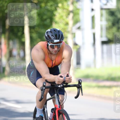 10.08.2025 - GEWOBA Citytriathlon Bremen Yannick Fuchs http://msf.ph/oto/8540847 10.08.2025 10:32:13 Radfahren 205, 354, 408, 508 meine-sportfotos.de