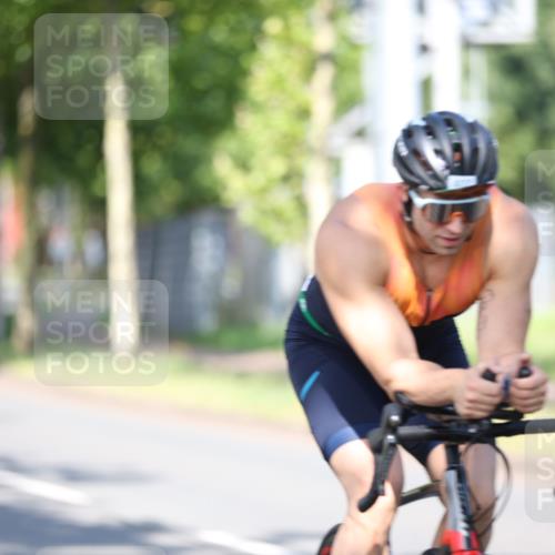 10.08.2025 - GEWOBA Citytriathlon Bremen Yannick Fuchs http://msf.ph/oto/8540848 10.08.2025 10:32:13 Radfahren 205, 354, 408, 508 meine-sportfotos.de