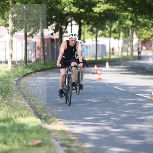 10.08.2025 - GEWOBA Citytriathlon Bremen Yannick Fuchs http://msf.ph/oto/8540849 10.08.2025 10:32:14 Radfahren 205, 354, 408, 508 meine-sportfotos.de