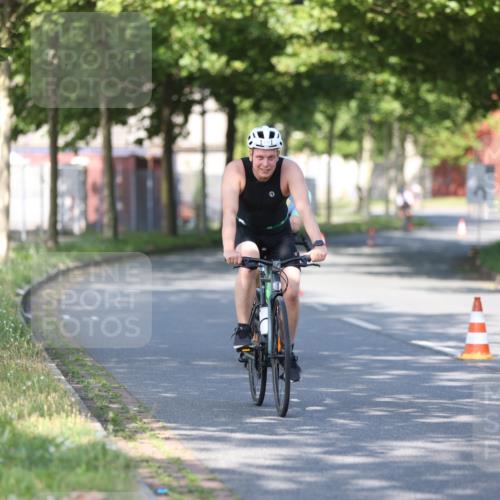 10.08.2025 - GEWOBA Citytriathlon Bremen Yannick Fuchs http://msf.ph/oto/8540850 10.08.2025 10:32:14 Radfahren 205, 354, 408, 508 meine-sportfotos.de