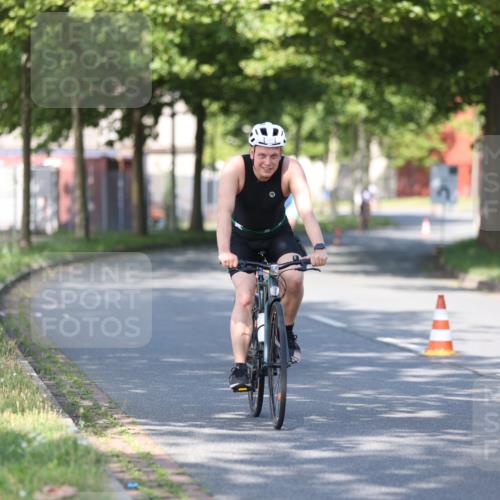 10.08.2025 - GEWOBA Citytriathlon Bremen Yannick Fuchs http://msf.ph/oto/8540851 10.08.2025 10:32:14 Radfahren 205, 354, 408, 508 meine-sportfotos.de