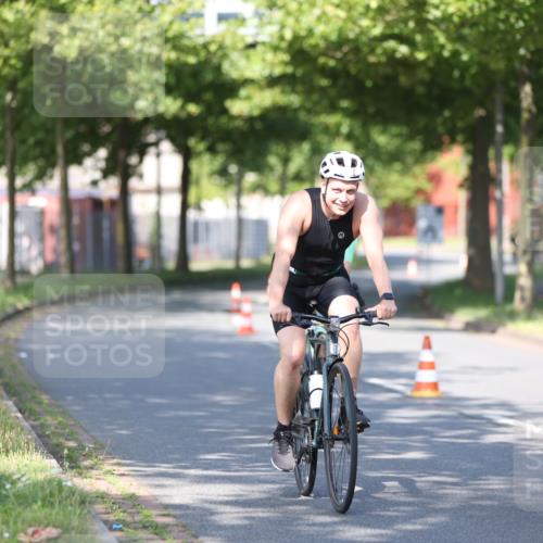 10.08.2025 - GEWOBA Citytriathlon Bremen Yannick Fuchs http://msf.ph/oto/8540852 10.08.2025 10:32:15 Radfahren 205, 354, 408, 508 meine-sportfotos.de