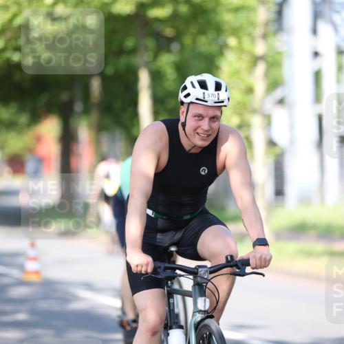 10.08.2025 - GEWOBA Citytriathlon Bremen Yannick Fuchs http://msf.ph/oto/8540854 10.08.2025 10:32:15 Radfahren 205, 354, 408, 508 meine-sportfotos.de