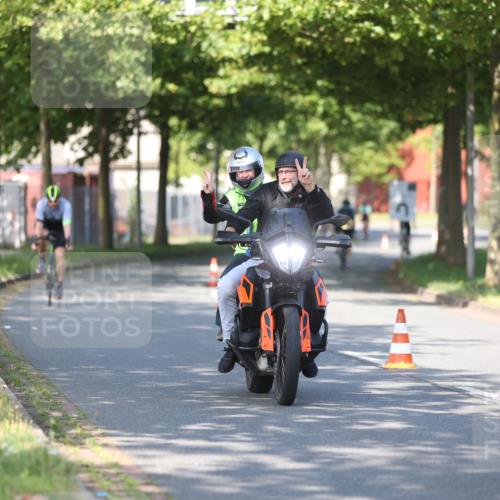 10.08.2025 - GEWOBA Citytriathlon Bremen Yannick Fuchs http://msf.ph/oto/8540867 10.08.2025 10:32:29 Radfahren 349, 354, 406, 408, 426, 432, 473, 483, 502 meine-sportfotos.de