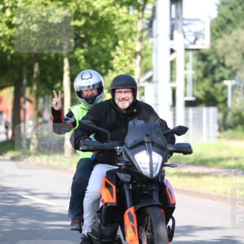 10.08.2025 - GEWOBA Citytriathlon Bremen Yannick Fuchs http://msf.ph/oto/8540870 10.08.2025 10:32:30 Radfahren 349, 354, 406, 408, 426, 432, 473, 483, 502 meine-sportfotos.de