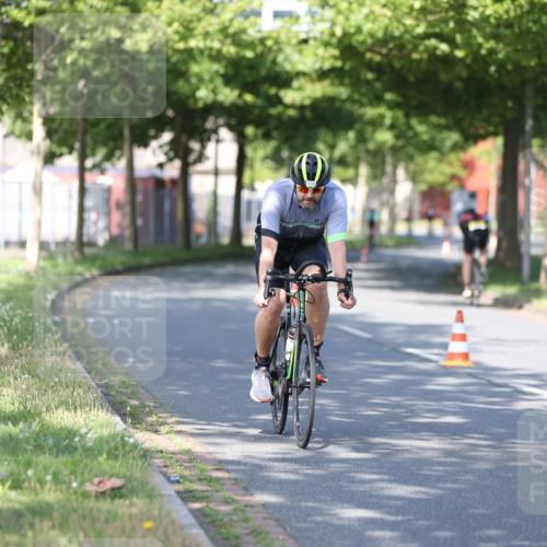 10.08.2025 - GEWOBA Citytriathlon Bremen Yannick Fuchs http://msf.ph/oto/8540876 10.08.2025 10:32:33 Radfahren 349, 354, 406, 408, 426, 432, 473, 483, 502 meine-sportfotos.de