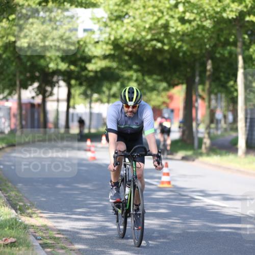 10.08.2025 - GEWOBA Citytriathlon Bremen Yannick Fuchs http://msf.ph/oto/8540881 10.08.2025 10:32:33 Radfahren 349, 354, 406, 408, 426, 432, 473, 483, 502 meine-sportfotos.de