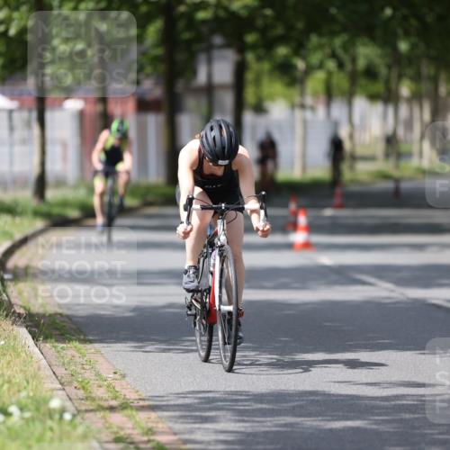 10.08.2025 - GEWOBA Citytriathlon Bremen Yannick Fuchs http://msf.ph/oto/8540882 10.08.2025 12:44:04 Radfahren 608, 661, 731, 908, 954, 1036 meine-sportfotos.de