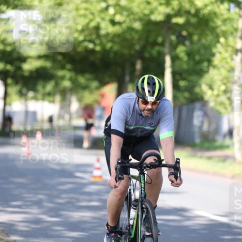 10.08.2025 - GEWOBA Citytriathlon Bremen Yannick Fuchs http://msf.ph/oto/8540883 10.08.2025 10:32:33 Radfahren 349, 354, 406, 408, 426, 432, 473, 483, 502 meine-sportfotos.de