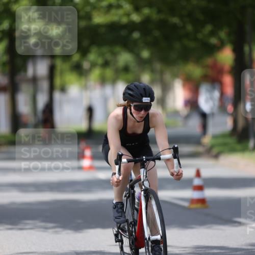 10.08.2025 - GEWOBA Citytriathlon Bremen Yannick Fuchs http://msf.ph/oto/8540888 10.08.2025 12:44:05 Radfahren 608, 661, 731, 908, 954, 1036 meine-sportfotos.de