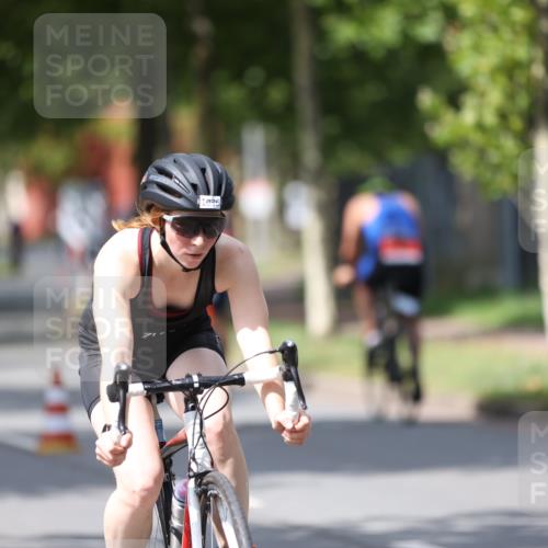 10.08.2025 - GEWOBA Citytriathlon Bremen Yannick Fuchs http://msf.ph/oto/8540893 10.08.2025 12:44:05 Radfahren 608, 661, 731, 908, 954, 1036 meine-sportfotos.de