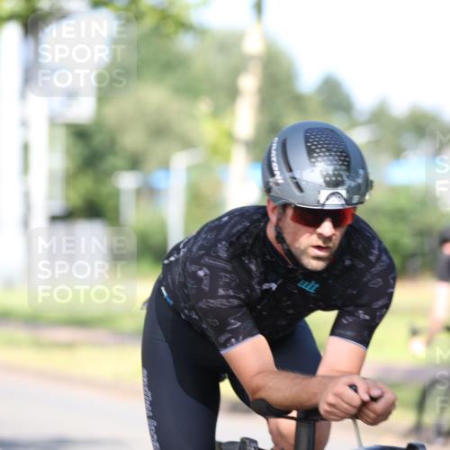 10.08.2025 - GEWOBA Citytriathlon Bremen Yannick Fuchs http://msf.ph/oto/8540897 10.08.2025 10:32:41 Radfahren 349, 371, 384, 406, 426, 432, 473, 483, 502 meine-sportfotos.de