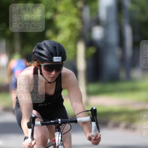 10.08.2025 - GEWOBA Citytriathlon Bremen Yannick Fuchs http://msf.ph/oto/8540898 10.08.2025 12:44:05 Radfahren 608, 661, 731, 908, 954, 1036 meine-sportfotos.de