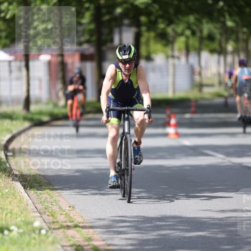 10.08.2025 - GEWOBA Citytriathlon Bremen Yannick Fuchs http://msf.ph/oto/8540903 10.08.2025 12:44:07 Radfahren 608, 661, 693, 703, 731, 908, 954, 1036 meine-sportfotos.de