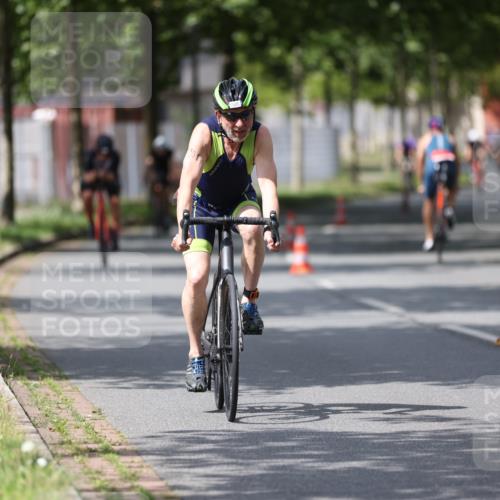 10.08.2025 - GEWOBA Citytriathlon Bremen Yannick Fuchs http://msf.ph/oto/8540905 10.08.2025 12:44:07 Radfahren 608, 661, 693, 703, 731, 908, 954, 1036 meine-sportfotos.de