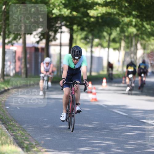10.08.2025 - GEWOBA Citytriathlon Bremen Yannick Fuchs http://msf.ph/oto/8540908 10.08.2025 10:32:43 Radfahren 349, 371, 384, 406, 426, 432, 473, 483, 502 meine-sportfotos.de