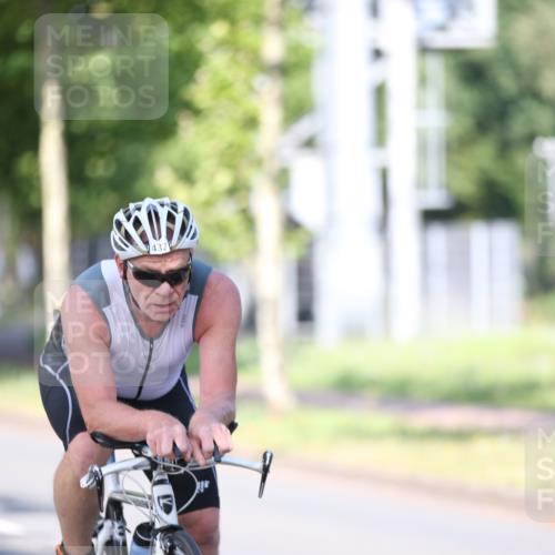 10.08.2025 - GEWOBA Citytriathlon Bremen Yannick Fuchs http://msf.ph/oto/8540912 10.08.2025 10:32:47 Radfahren 349, 355, 371, 384, 406, 483, 502 meine-sportfotos.de