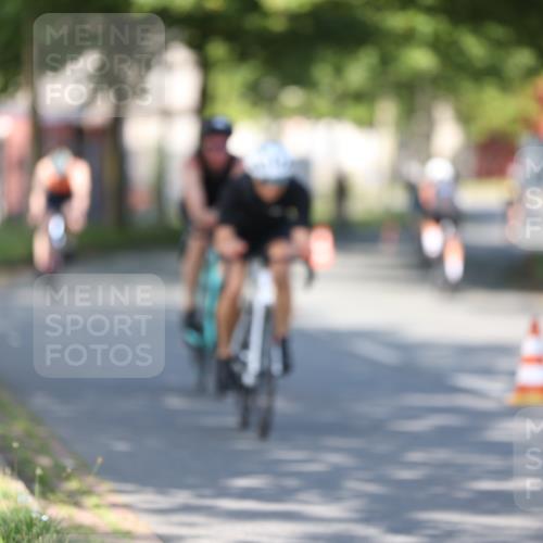 10.08.2025 - GEWOBA Citytriathlon Bremen Yannick Fuchs http://msf.ph/oto/8540918 10.08.2025 10:32:48 Radfahren 349, 355, 371, 384, 406, 483, 502 meine-sportfotos.de