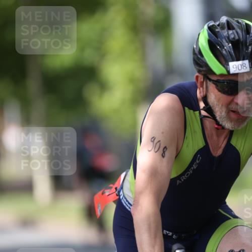 10.08.2025 - GEWOBA Citytriathlon Bremen Yannick Fuchs http://msf.ph/oto/8540922 10.08.2025 12:44:09 Radfahren 661, 693, 703, 713, 731, 746, 908, 1036 meine-sportfotos.de