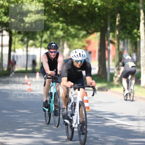 10.08.2025 - GEWOBA Citytriathlon Bremen Yannick Fuchs http://msf.ph/oto/8540923 10.08.2025 10:32:49 Radfahren 349, 355, 371, 384, 390, 483, 502 meine-sportfotos.de