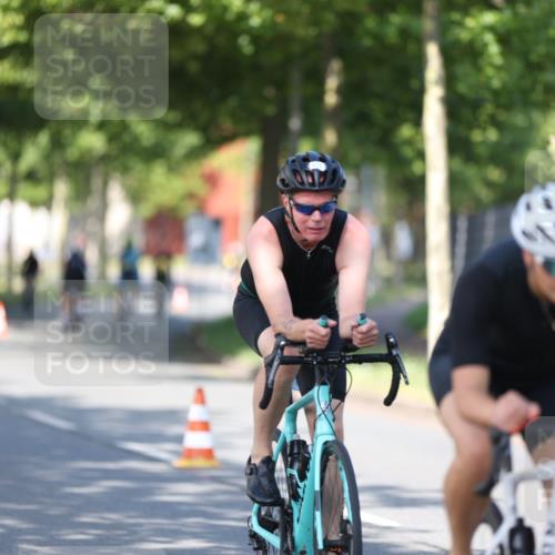 10.08.2025 - GEWOBA Citytriathlon Bremen Yannick Fuchs http://msf.ph/oto/8540924 10.08.2025 10:32:50 Radfahren 349, 355, 371, 384, 390, 483, 502 meine-sportfotos.de