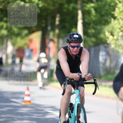 10.08.2025 - GEWOBA Citytriathlon Bremen Yannick Fuchs http://msf.ph/oto/8540926 10.08.2025 10:32:50 Radfahren 349, 355, 371, 384, 390, 483, 502 meine-sportfotos.de