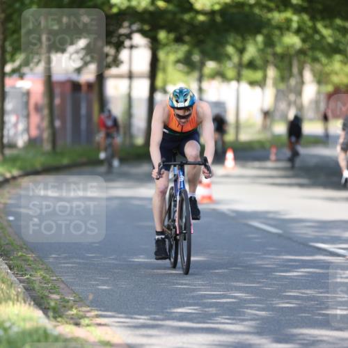 10.08.2025 - GEWOBA Citytriathlon Bremen Yannick Fuchs http://msf.ph/oto/8540929 10.08.2025 10:32:51 Radfahren 349, 355, 371, 384, 390, 483 meine-sportfotos.de