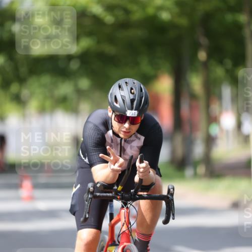 10.08.2025 - GEWOBA Citytriathlon Bremen Yannick Fuchs http://msf.ph/oto/8540932 10.08.2025 12:44:11 Radfahren 661, 669, 693, 703, 713, 731, 746, 908, 965, 1036 meine-sportfotos.de