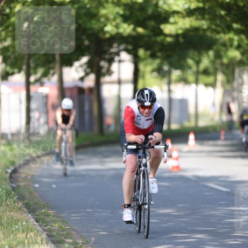10.08.2025 - GEWOBA Citytriathlon Bremen Yannick Fuchs http://msf.ph/oto/8540939 10.08.2025 10:32:56 Radfahren 355, 371, 384, 390, 430 meine-sportfotos.de