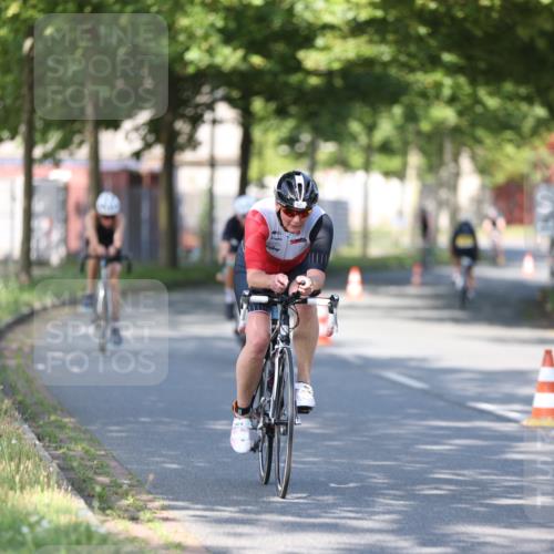 10.08.2025 - GEWOBA Citytriathlon Bremen Yannick Fuchs http://msf.ph/oto/8540942 10.08.2025 10:32:56 Radfahren 355, 371, 384, 390, 430 meine-sportfotos.de