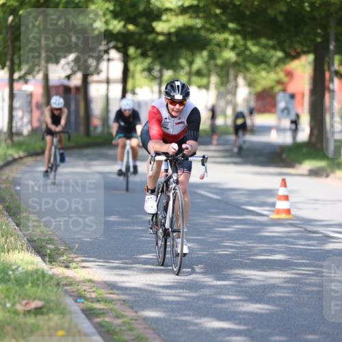 10.08.2025 - GEWOBA Citytriathlon Bremen Yannick Fuchs http://msf.ph/oto/8540944 10.08.2025 10:32:57 Radfahren 355, 371, 384, 390, 430 meine-sportfotos.de