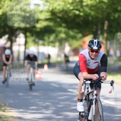 10.08.2025 - GEWOBA Citytriathlon Bremen Yannick Fuchs http://msf.ph/oto/8540950 10.08.2025 10:32:57 Radfahren 355, 371, 384, 390, 430 meine-sportfotos.de