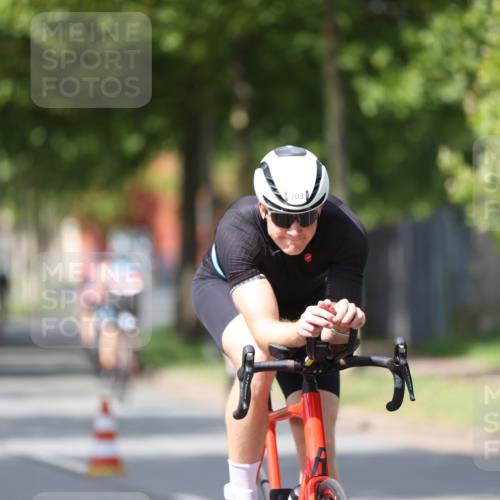 10.08.2025 - GEWOBA Citytriathlon Bremen Yannick Fuchs http://msf.ph/oto/8540963 10.08.2025 12:44:17 Radfahren 661, 669, 693, 703, 713, 731, 746, 908, 911, 965 meine-sportfotos.de