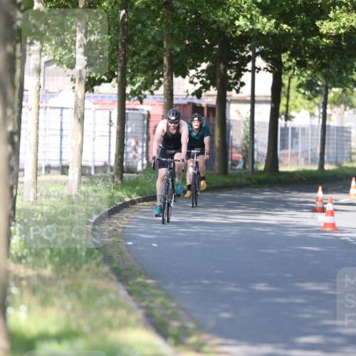 10.08.2025 - GEWOBA Citytriathlon Bremen Yannick Fuchs http://msf.ph/oto/8540969 10.08.2025 10:33:04 Radfahren 355, 371, 389, 390, 420, 430, 448 meine-sportfotos.de